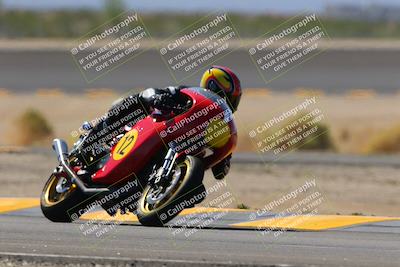 media/Oct-08-2022-SoCal Trackdays (Sat) [[1fc3beec89]]/Turn 14 (1050am)/